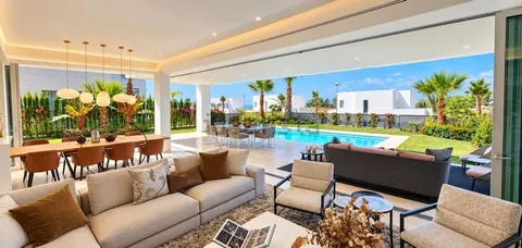 Casa de 350 m² en Marbella (2/12)