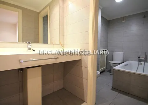 Pis de 230 m² a Oviedo