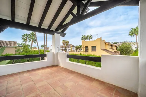 Casa 411 m² a Estepona
