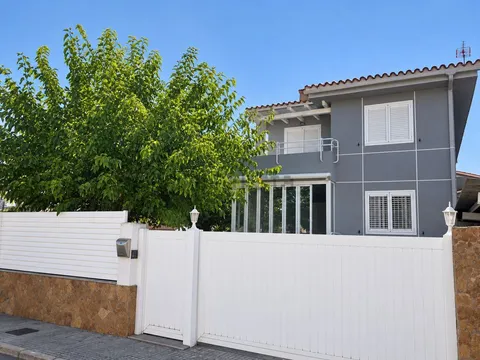 House 150 m² in Benicàssim / Benicasim
