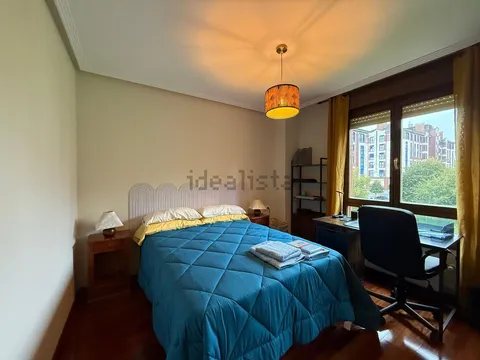 Room for rent, Oviedo