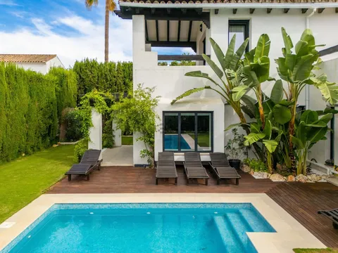 Casa 411 m² a Estepona