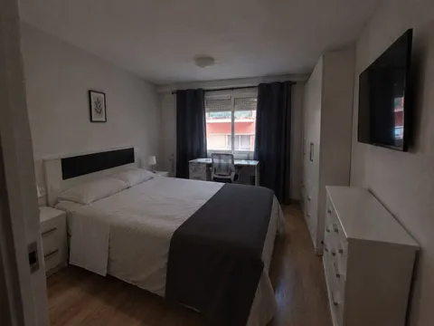 Habitació de lloguer, El Astillero