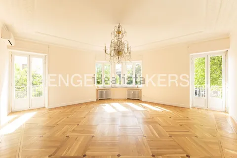 Piso de 427 m² en Madrid (2/39)