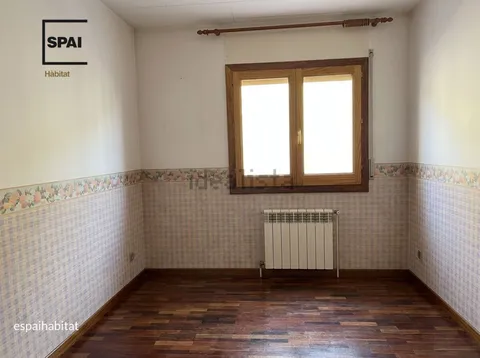 Flat 110 m² in Centelles