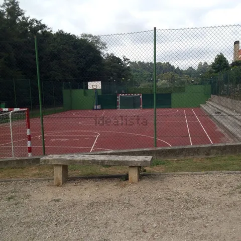 Casa de 210 m² en Oleiros