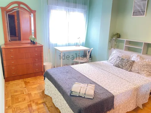 Chambre à louer, Gijón / Xixón