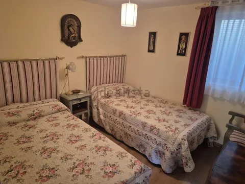 Casa de 140 m² a Viana do Bolo