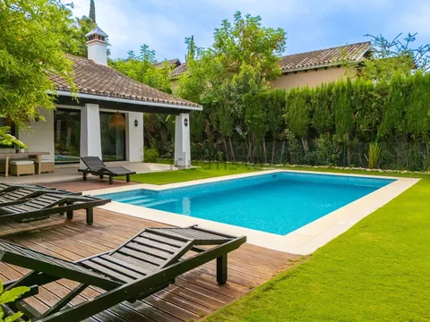 Casa 411 m² a Estepona
