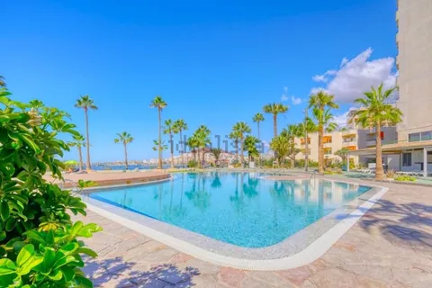 Flat 90 m² in Arona