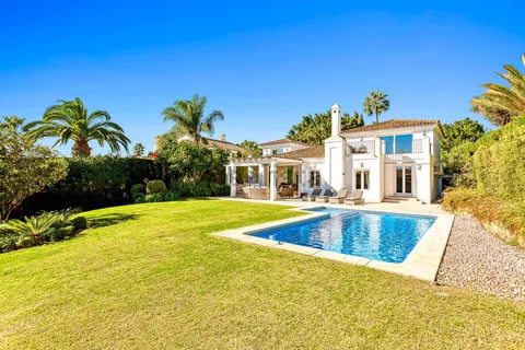 Casa de 303 m² a San Roque (2/57)