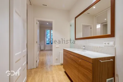 Wohnung 77 m² in Barcelona