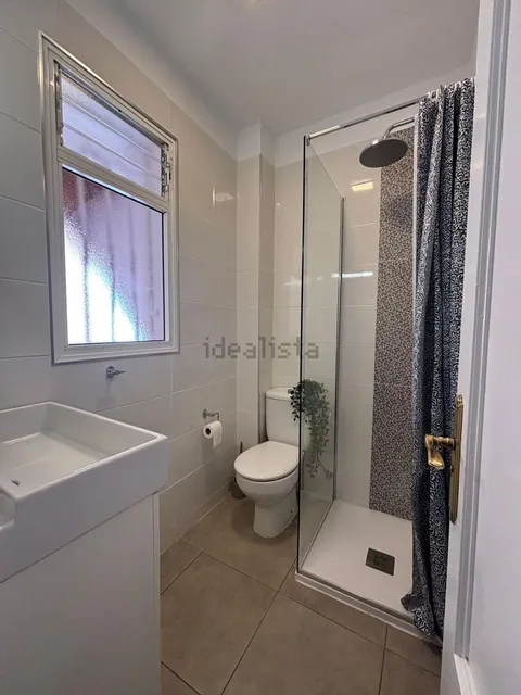 Room for rent, Arona