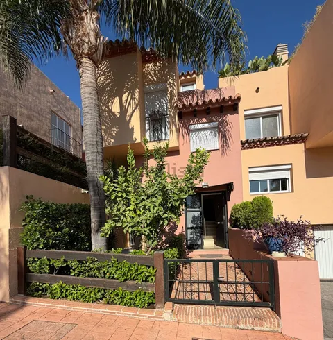 Casa de 220 m² en Marbella
