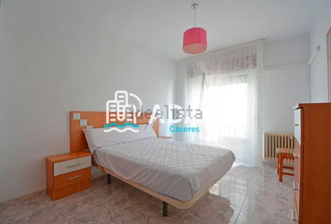 Pis de 80 m² a Cáceres