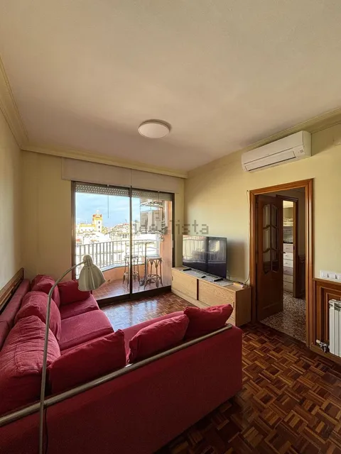 Room for rent, Barcelona (4/19)