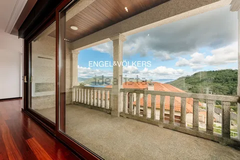 Casa 425 m² a Vigo