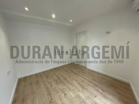 Flat 56 m² in Terrassa (4/15)