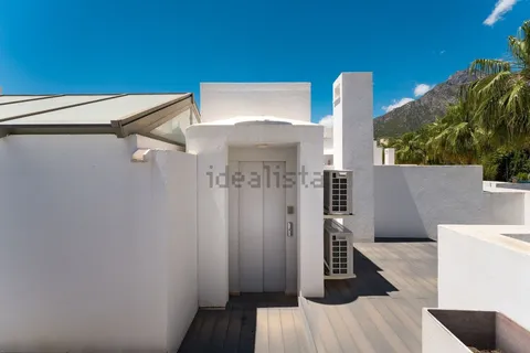 Haus 350 m² in Marbella