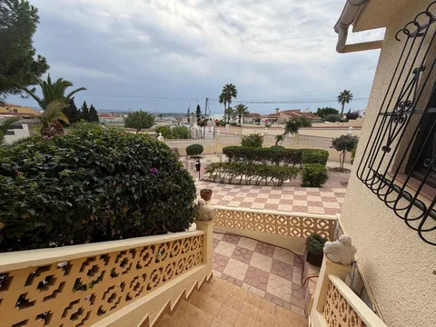 Casa de 178 m² a Rojals (2/25)