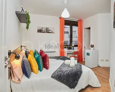 Кімната в оренду, Madrid