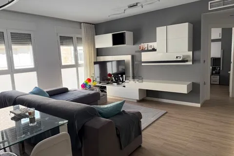 Piso de 100 m² en Los Montesinos