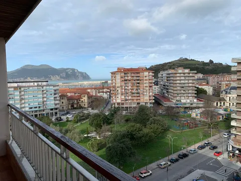 Pis de 150 m² a Laredo