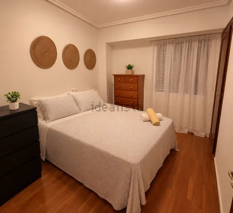 Habitació de lloguer, València (2/2)