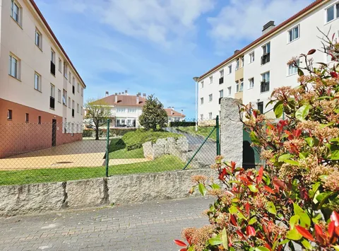 Pis de 100 m² a Oleiros