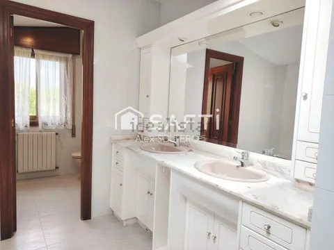 Casa de 345 m² a Vigo