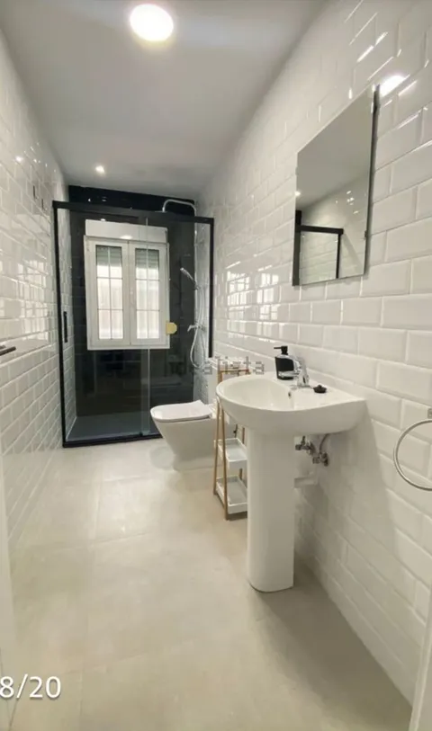 Room for rent, Madrid (4/8)