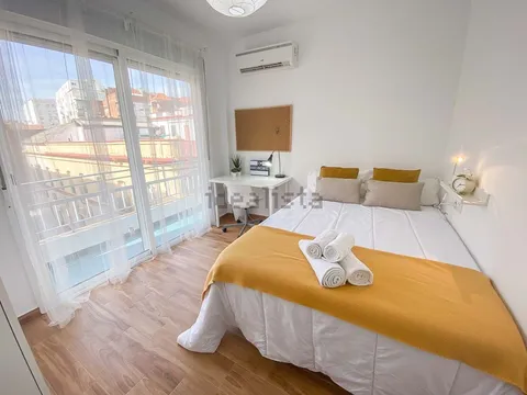 Room for rent, Seville