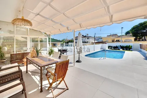 Casa de 360 m² a Torrevella