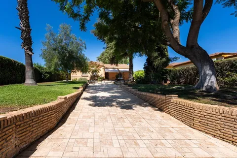 Casa de 150 m² a Palomares del Río (2/39)