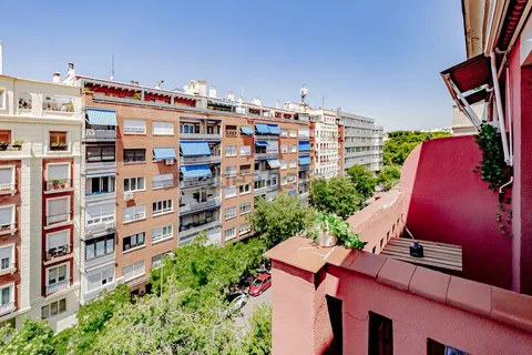 Wohnung 107 m² in Madrid