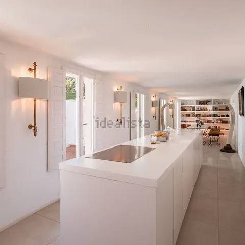 Haus 350 m² in Marbella