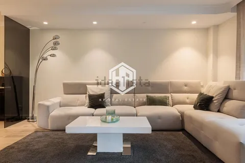 Flat 175 m² in Barcelona (3/37)