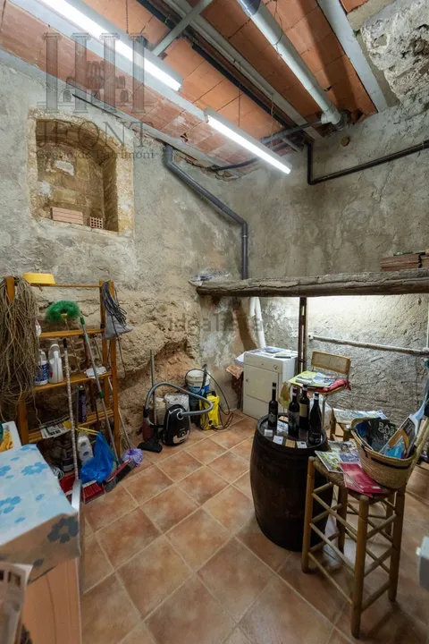 Casa de 225 m² en Garcia (2/28)