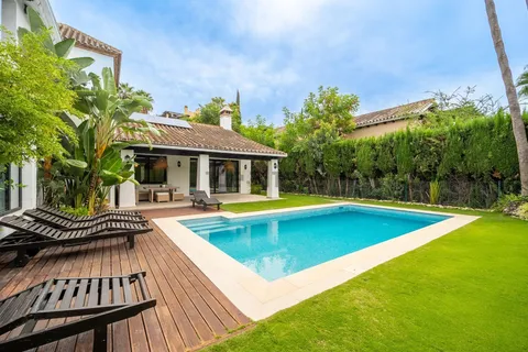 Casa 411 m² a Estepona