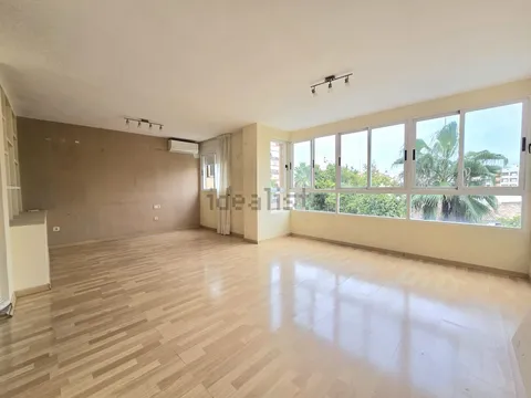 Pis de 77 m² a València