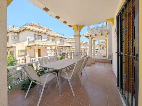 Casa de 80 m² a Oriola
