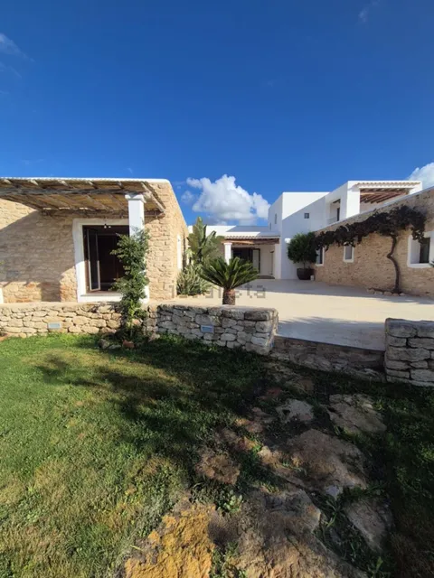 Haus 400 m² in Santa Eulària des Riu