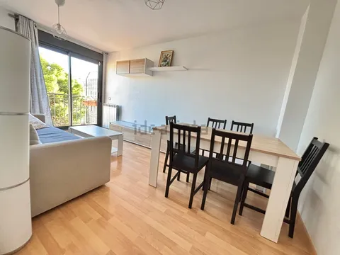 Flat 94 m² in Cadrete