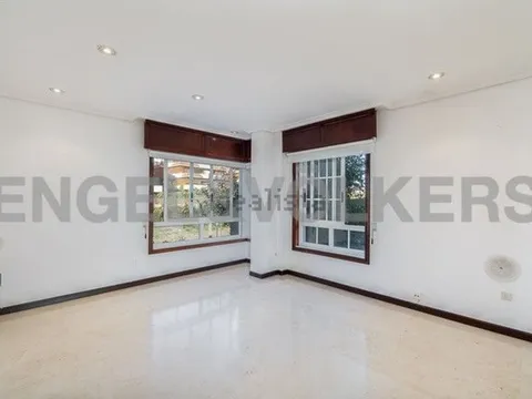 House 300 m² in Baiona