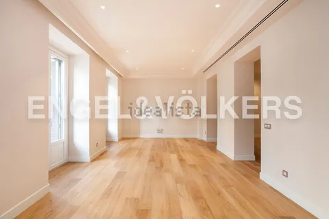 Wohnung 217 m² in Madrid