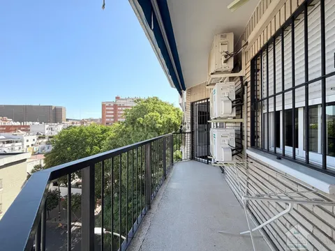Wohnung 81 m² in Sevilla