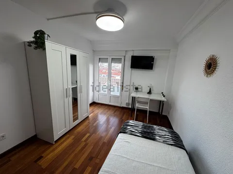 Habitació de lloguer, Saragossa (2/5)