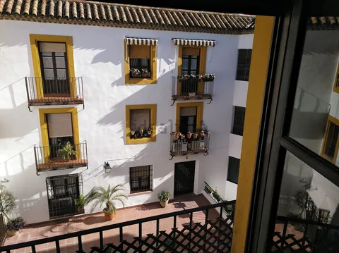 Pis de 75 m² a Còrdova
