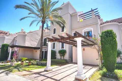 Casa de 200 m² a Estepona