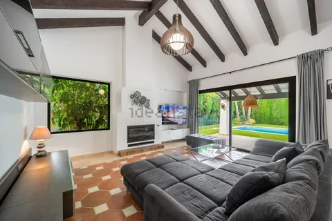Casa 411 m² a Estepona